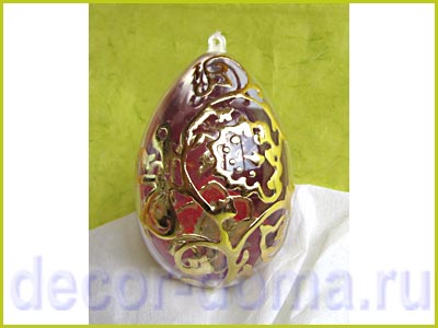 Яйцо с золотым декором